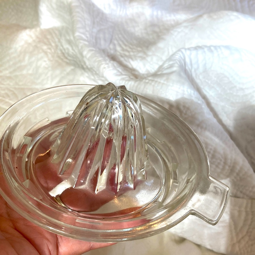Clear Glass Citrus Juicer vintage 1940s
